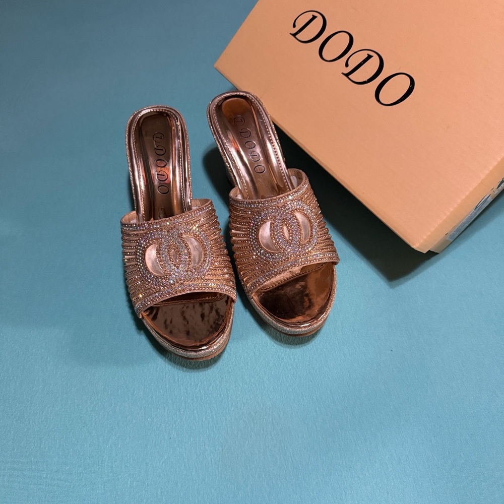 Dodo Champagne Wedge W123-80 Champagne size 7